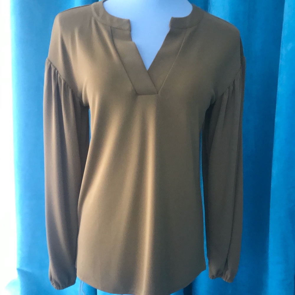 Ann Taylor New blouse XS-M